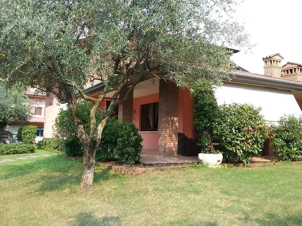 Bed And Breakfast Villa Rosa Concesio 0*,  Italy